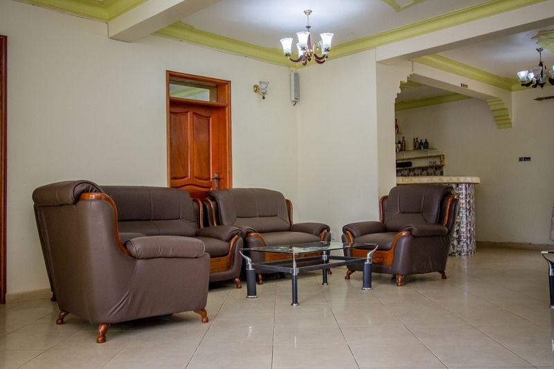Heras Country Resort Kabale 外观 照片