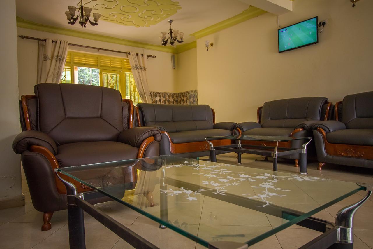 Heras Country Resort Kabale 外观 照片