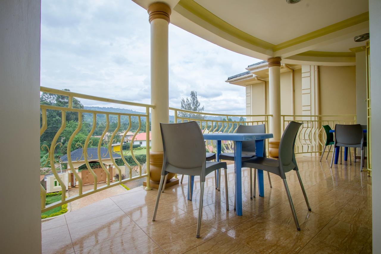 Heras Country Resort Kabale 外观 照片