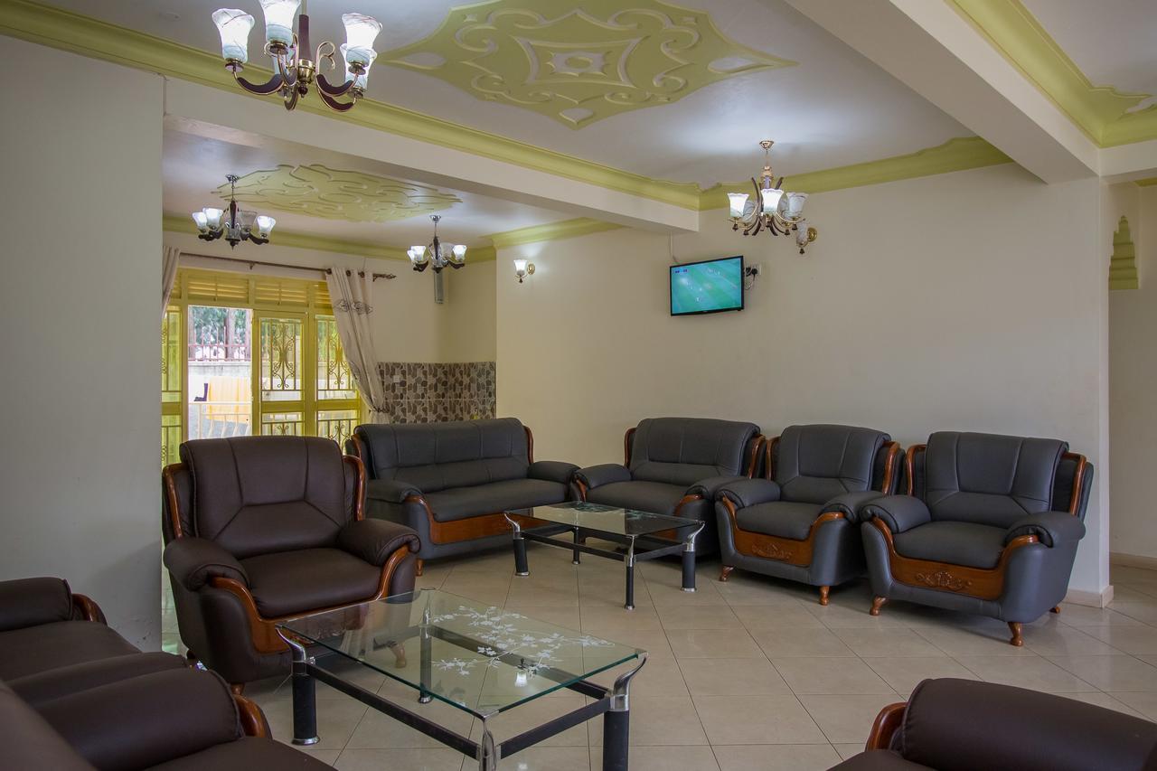 Heras Country Resort Kabale 外观 照片