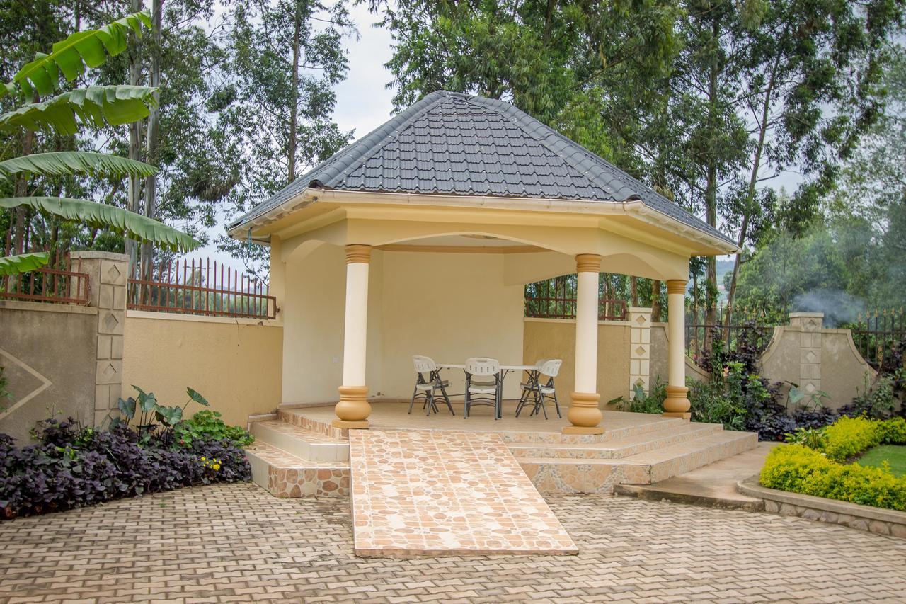 Heras Country Resort Kabale 外观 照片