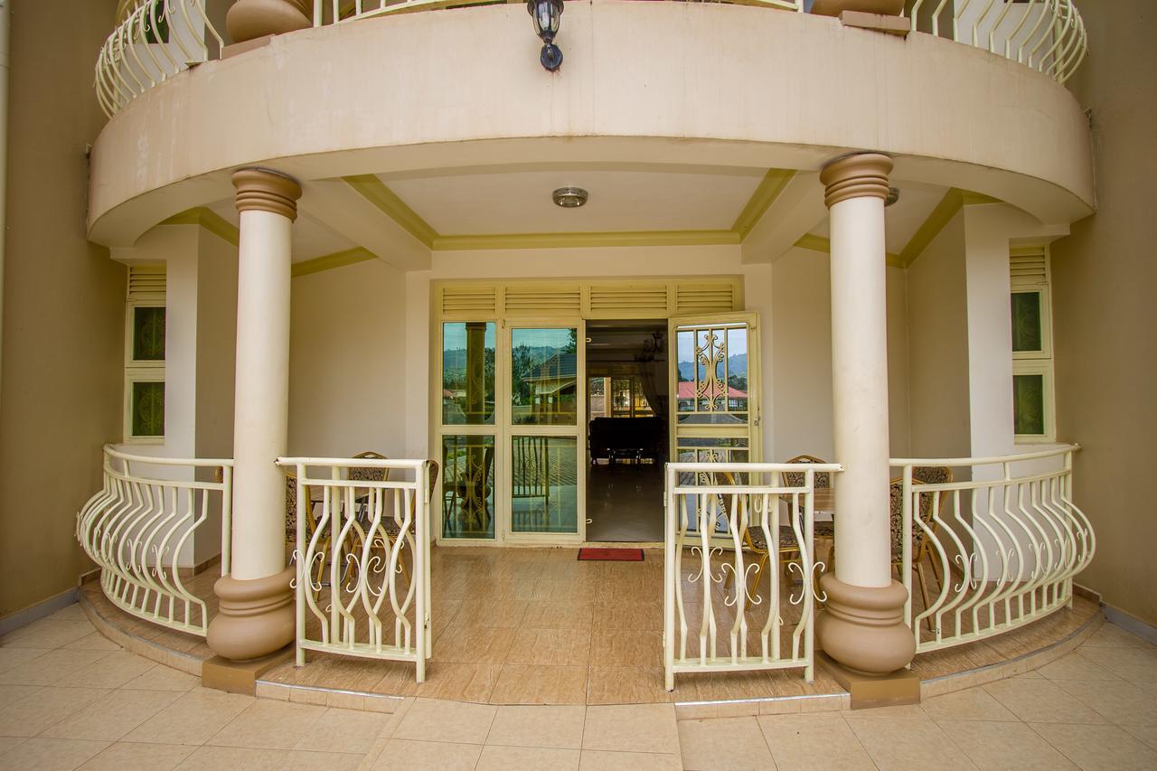 Heras Country Resort Kabale 外观 照片