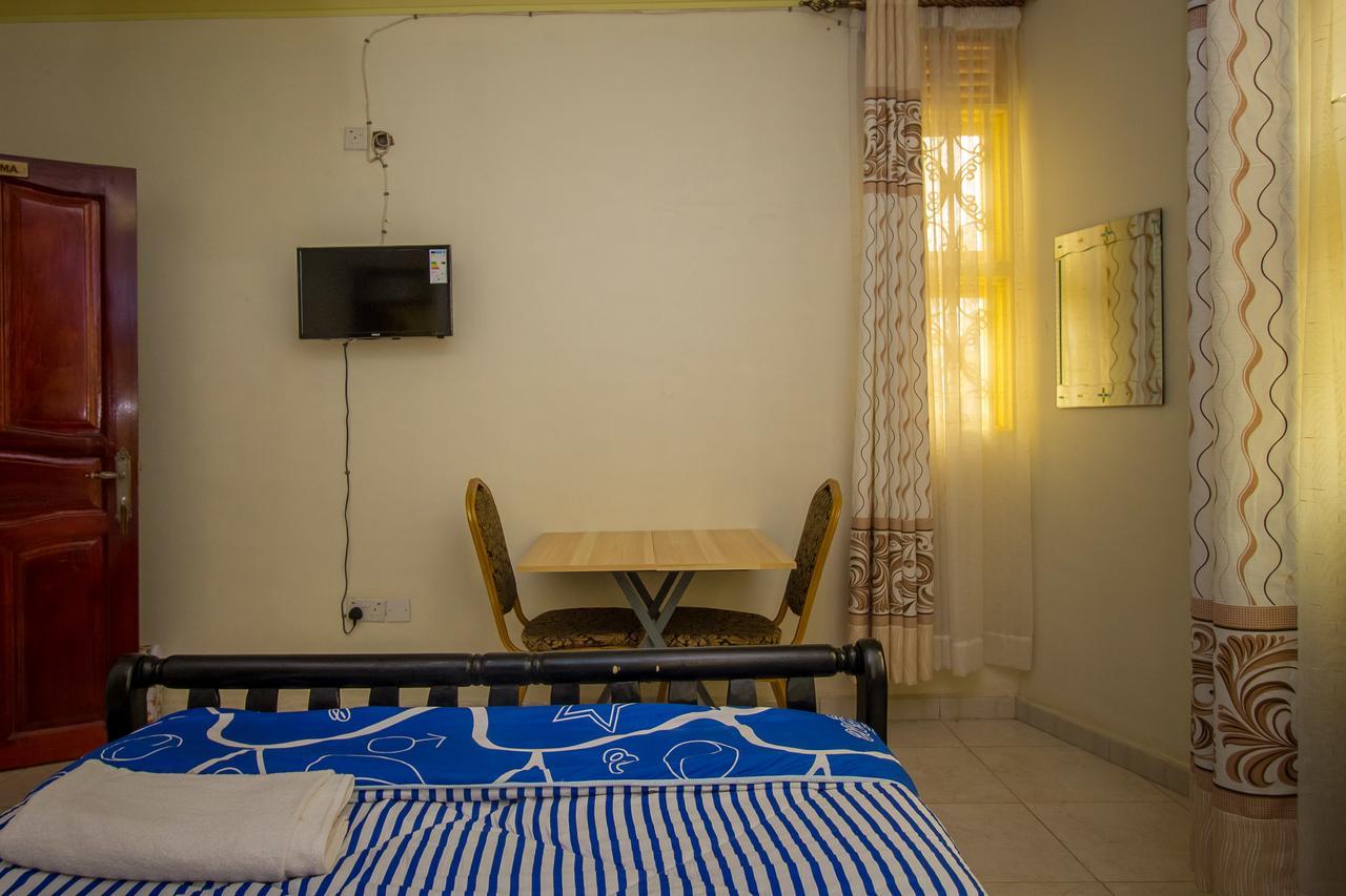 Heras Country Resort Kabale 外观 照片