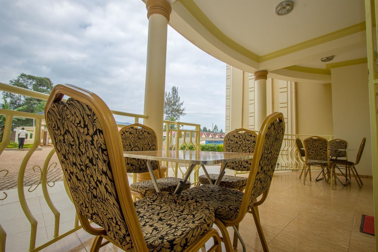 Heras Country Resort Kabale 外观 照片