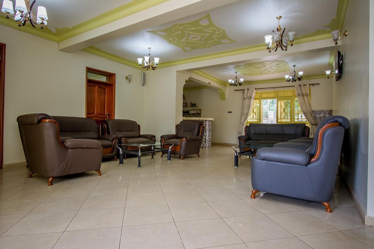 Heras Country Resort Kabale 外观 照片